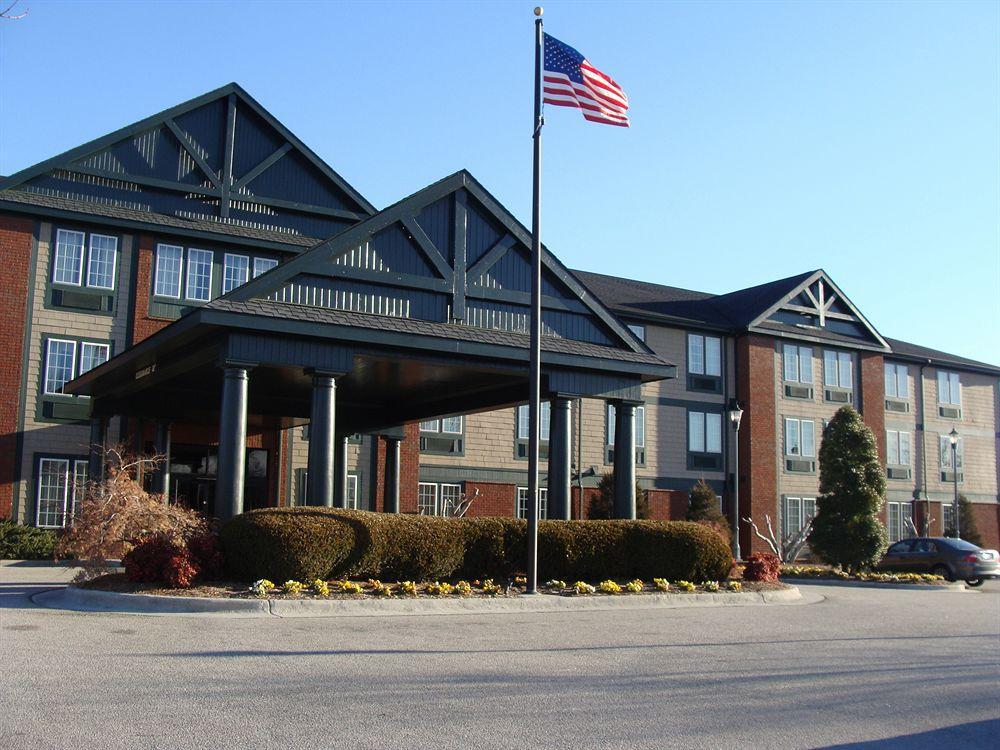Holiday Inn Express & Suites Wallace-Hwy 41, An Ihg Hotel Exterior photo